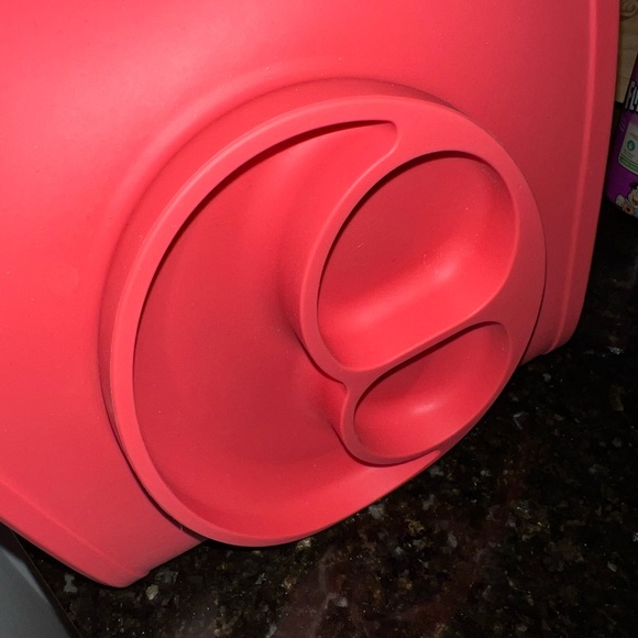 ezpz Happy Mat coral - 100% Silicone, BPA free, suction plate for baby toddler - Picture 2 of 4